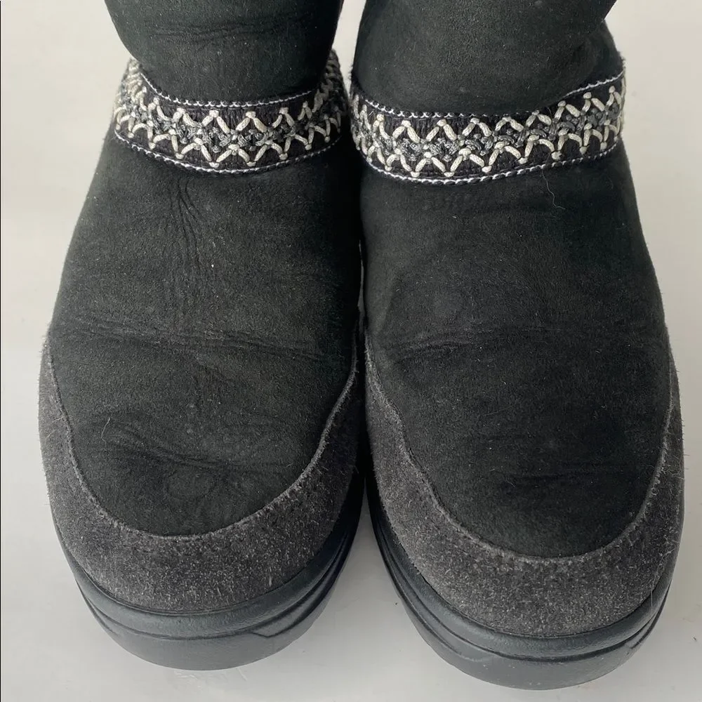 WOMEN'S UGG SUNDANCE REVIVAL BRAID BLACK TALL BOOT Sz 6 Boho Western Winter